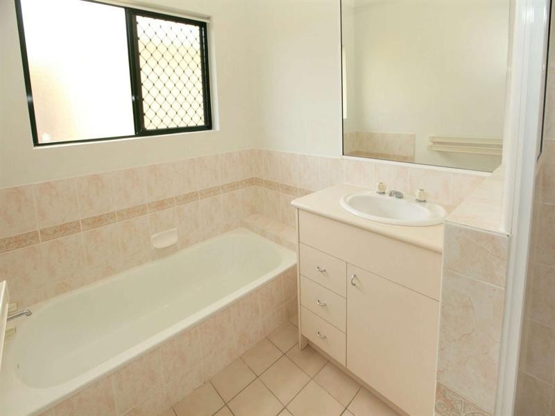 1/49 Eleventh Avenue, Railway Estate QLD 4810