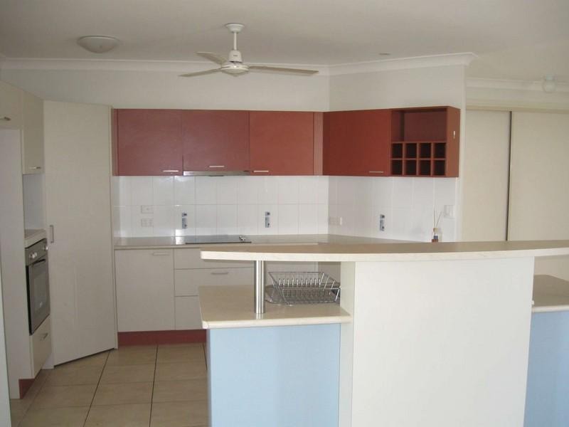 Bushland Beach QLD 4818