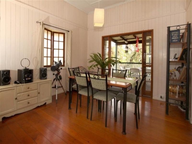 30 Percy Street, West End QLD 4810