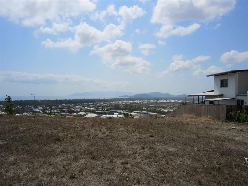 84 Goicoechea Drive, Bushland Beach QLD 4818