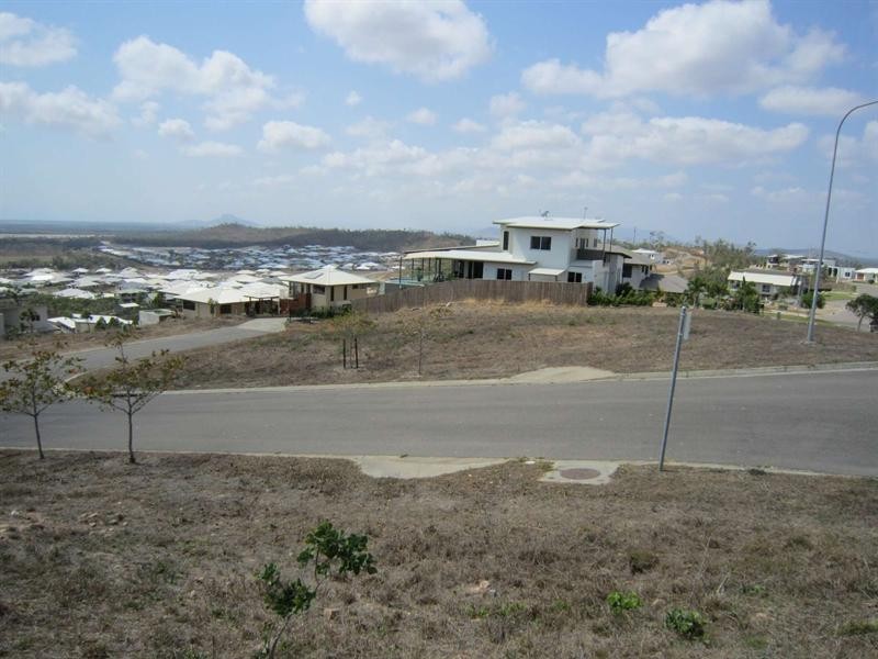 84 Goicoechea Drive, Bushland Beach QLD 4818