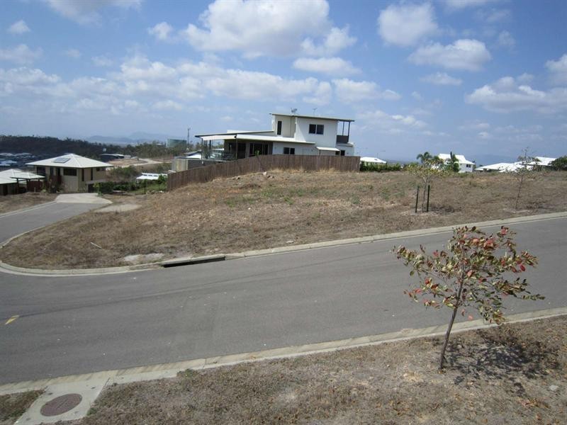 84 Goicoechea Drive, Bushland Beach QLD 4818