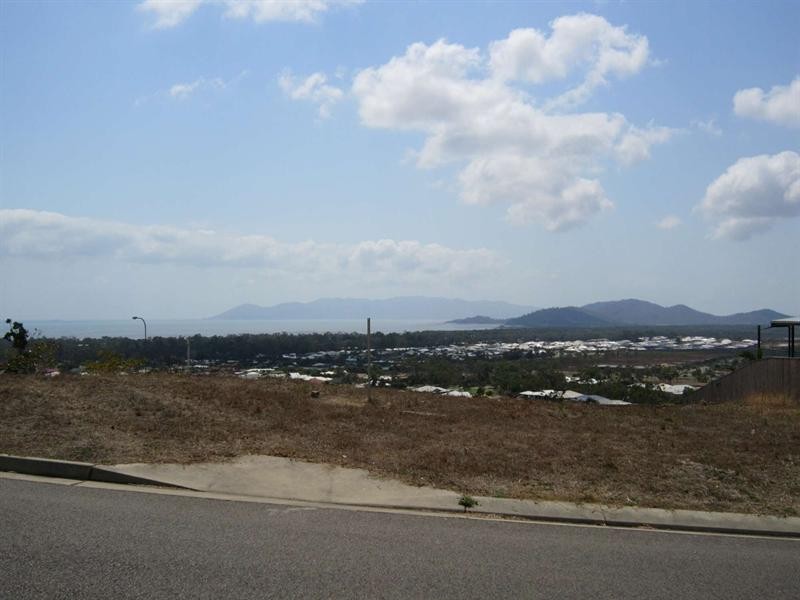 84 Goicoechea Drive, Bushland Beach QLD 4818