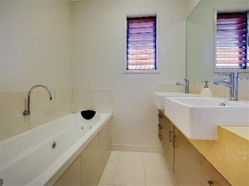 10 Rokeby Court, Bushland Beach QLD 4818