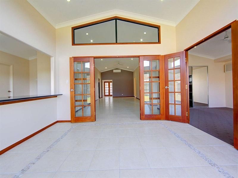 26 Ellsworth Drive, Mount Louisa QLD 4814