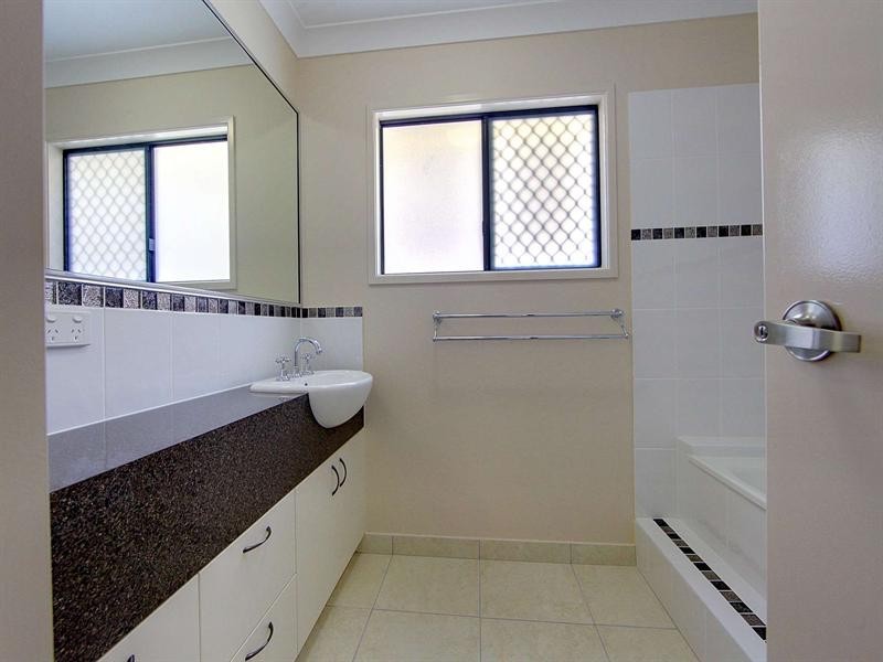 26 Ellsworth Drive, Mount Louisa QLD 4814