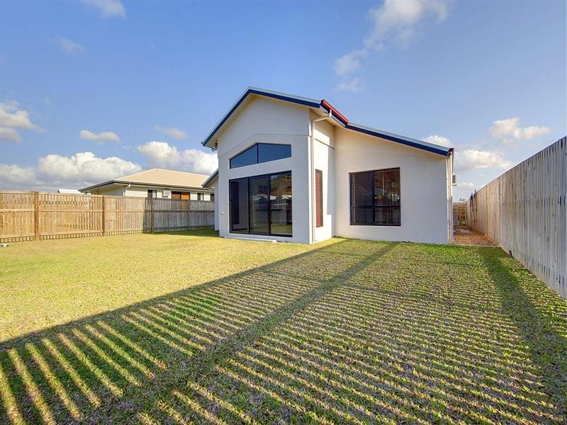 26 Ellsworth Drive, Mount Louisa QLD 4814