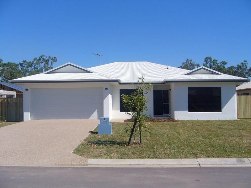 Bushland Beach QLD 4818