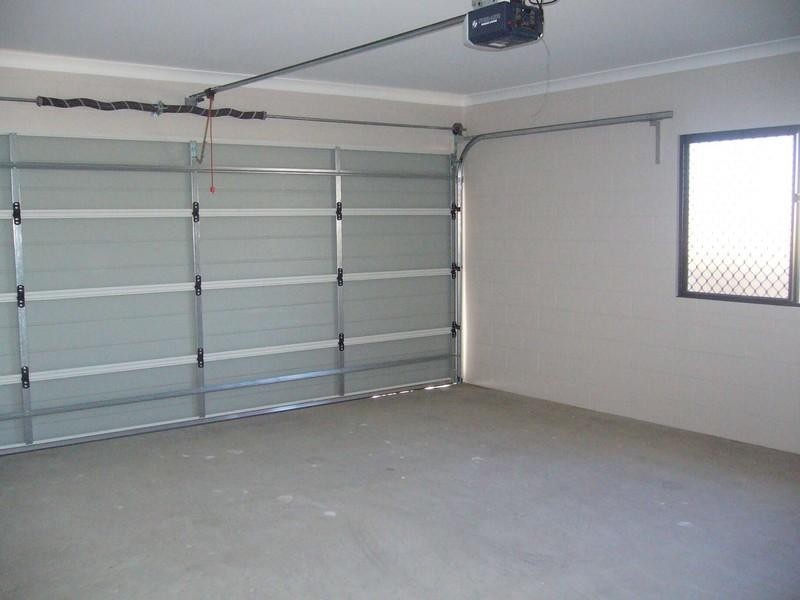 Bushland Beach QLD 4818