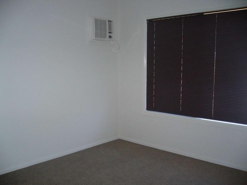 Bushland Beach QLD 4818