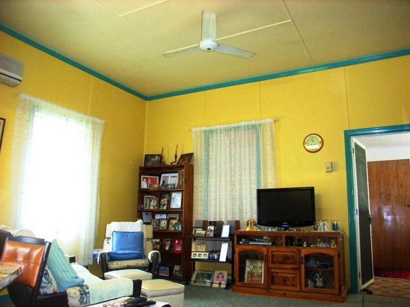 12 Townsville Street, West End QLD 4810