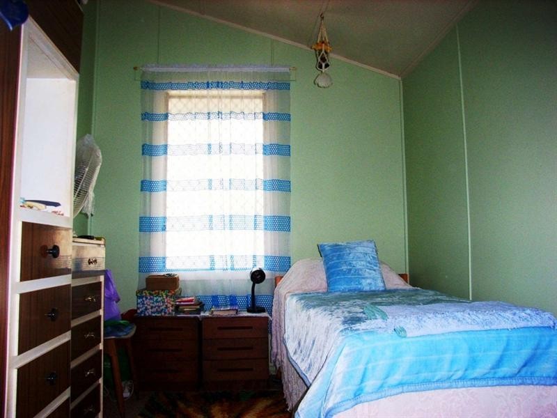 12 Townsville Street, West End QLD 4810