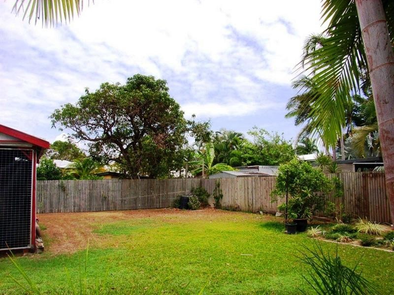 12 Townsville Street, West End QLD 4810