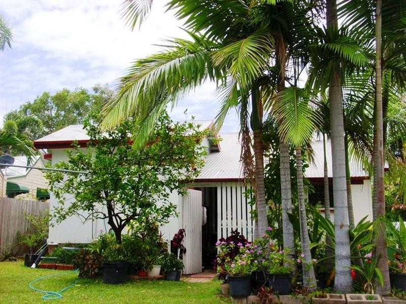 12 Townsville Street, West End QLD 4810