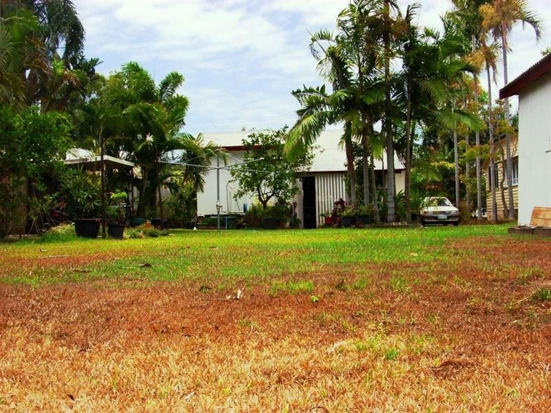 12 Townsville Street, West End QLD 4810