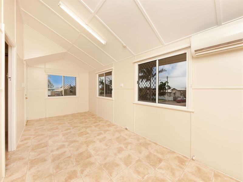 25 Gilliat Street, Wulguru QLD 4811