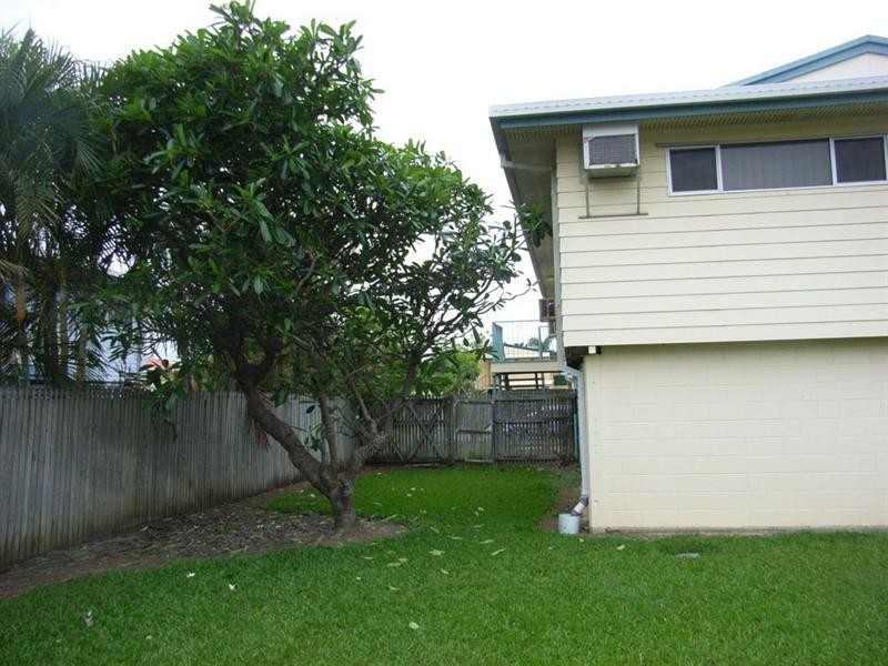 12 Hutchins Street, Heatley QLD 4814