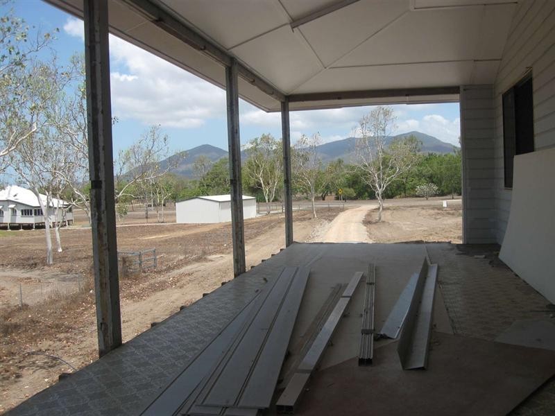 2g Bill Court, Alligator Creek QLD 4816