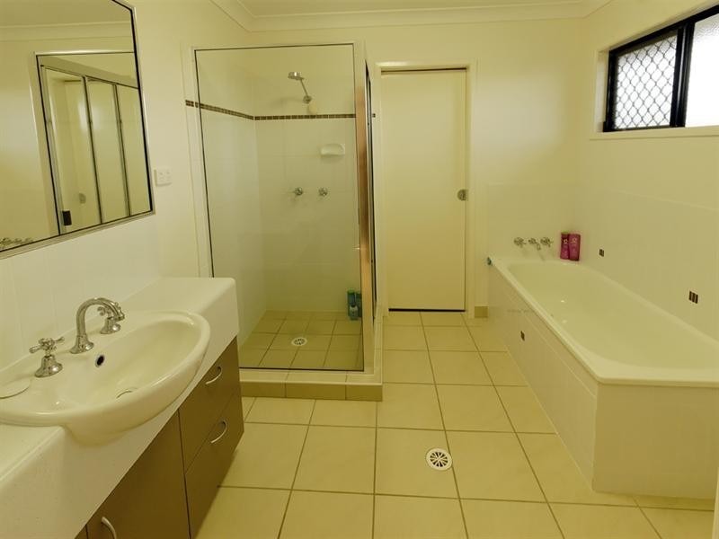 6 Romboli Court, Burdell QLD 4818