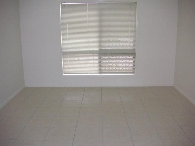 Bushland Beach QLD 4818