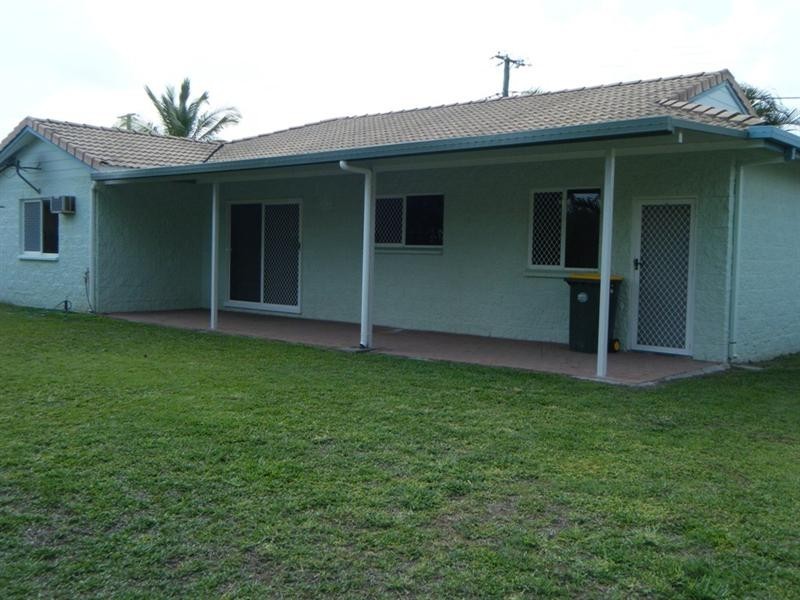 17 Feeney Avenue, Rasmussen QLD 4815