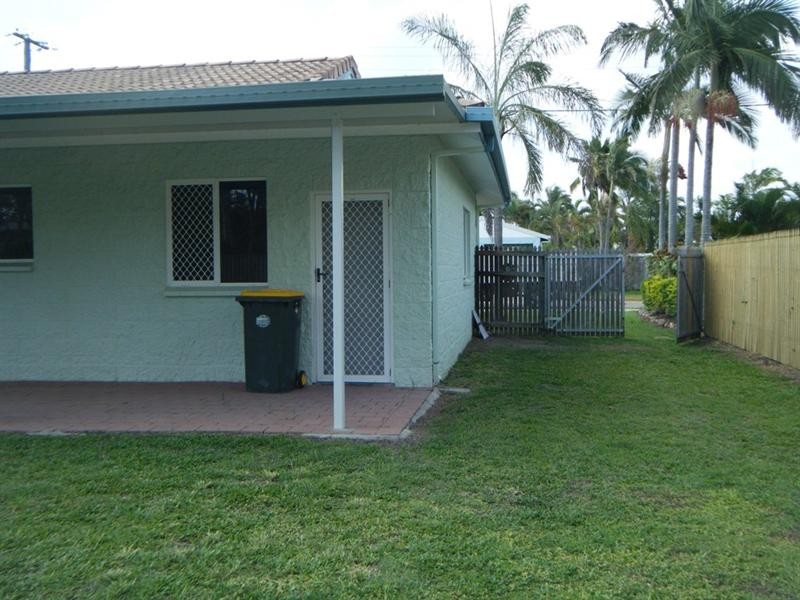 17 Feeney Avenue, Rasmussen QLD 4815