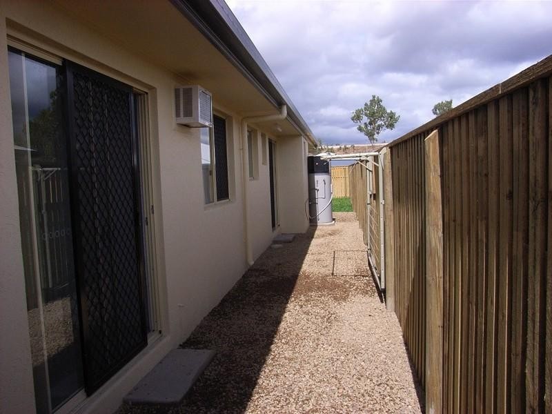 Bushland Beach QLD 4818