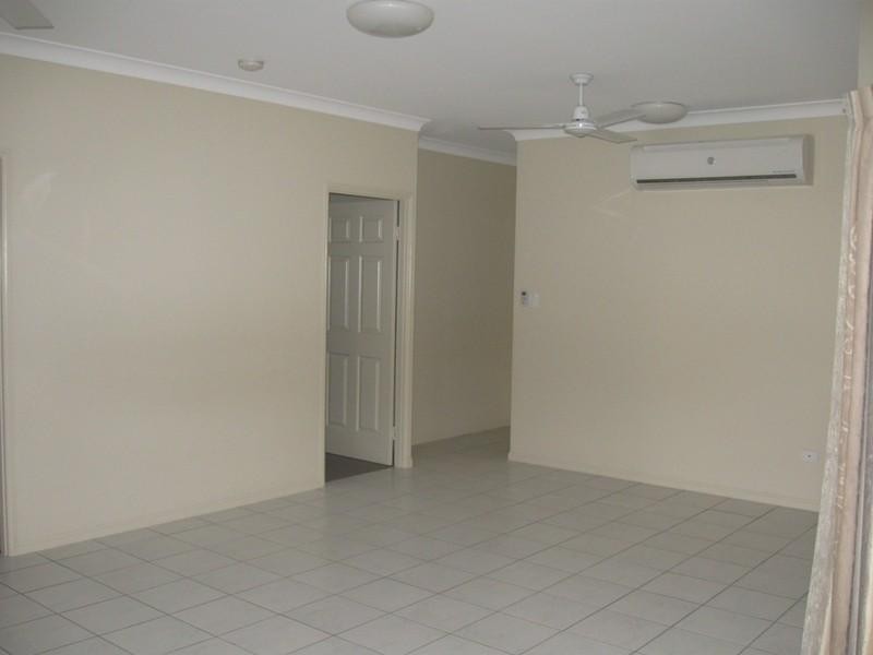 Bushland Beach QLD 4818