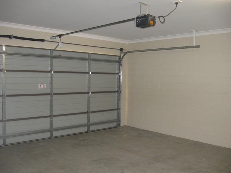 Bushland Beach QLD 4818