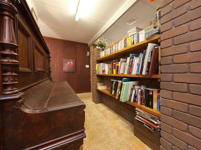 8 Teresa Street, Rasmussen QLD 4815