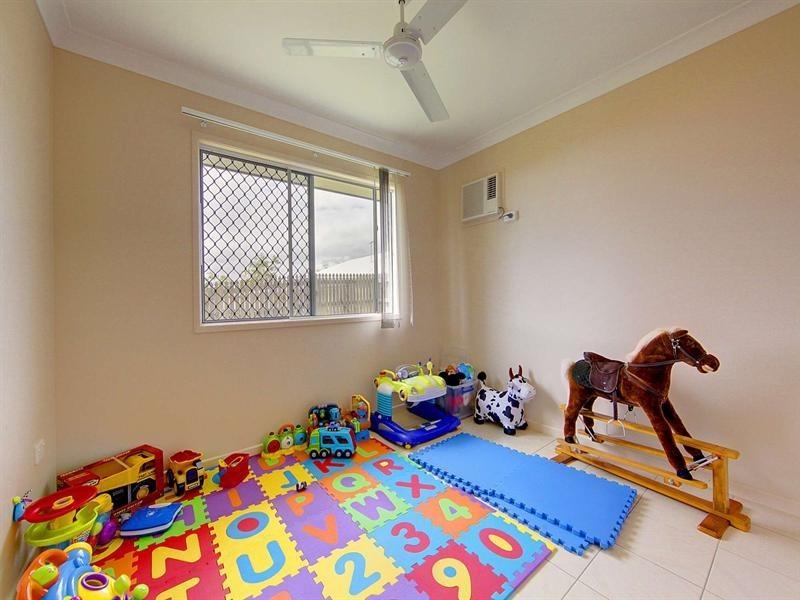 4 Woodrow Circuit, Mount Louisa QLD 4814