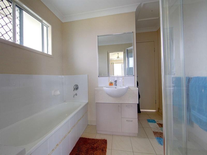 4 Woodrow Circuit, Mount Louisa QLD 4814