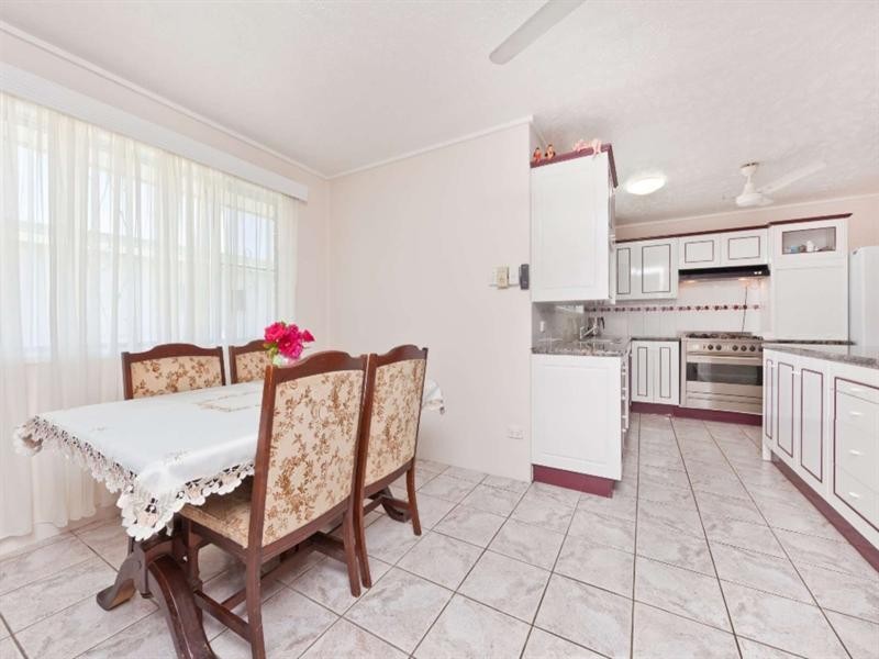 60 Grosvenor Street, Pimlico QLD 4812