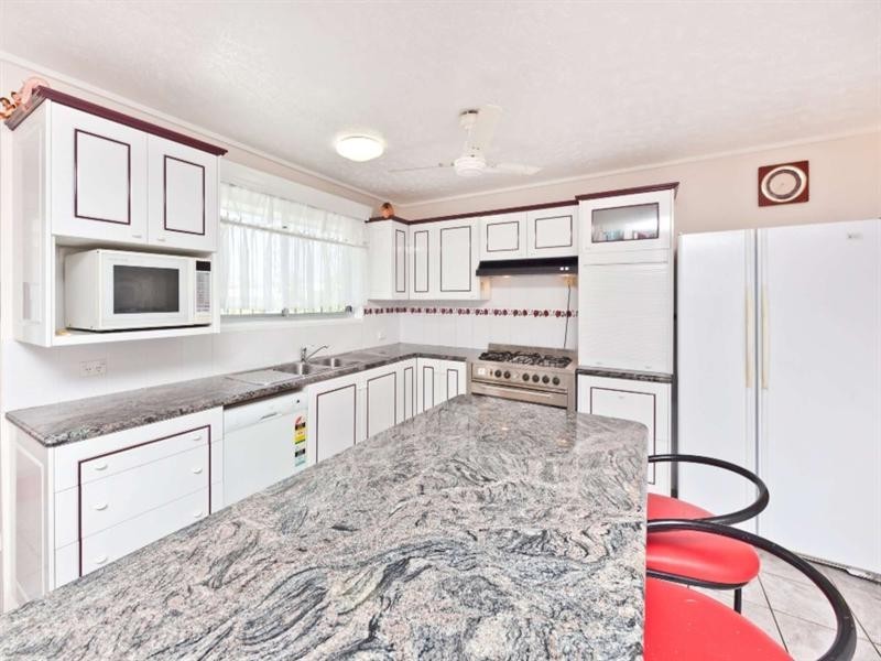 60 Grosvenor Street, Pimlico QLD 4812