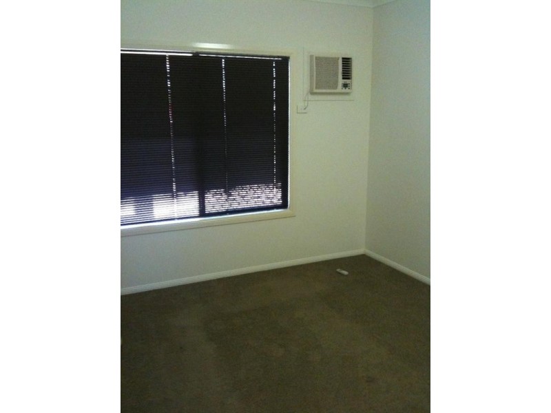 Bushland Beach QLD 4818