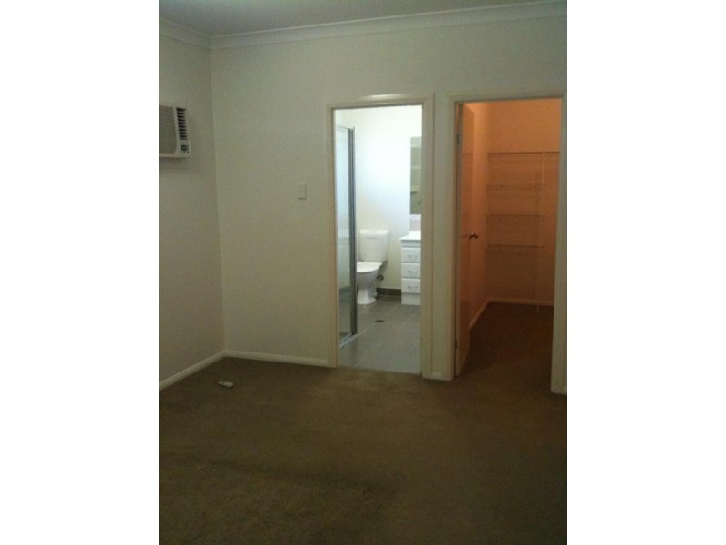 Bushland Beach QLD 4818