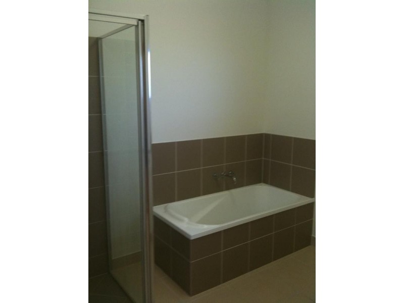 Bushland Beach QLD 4818