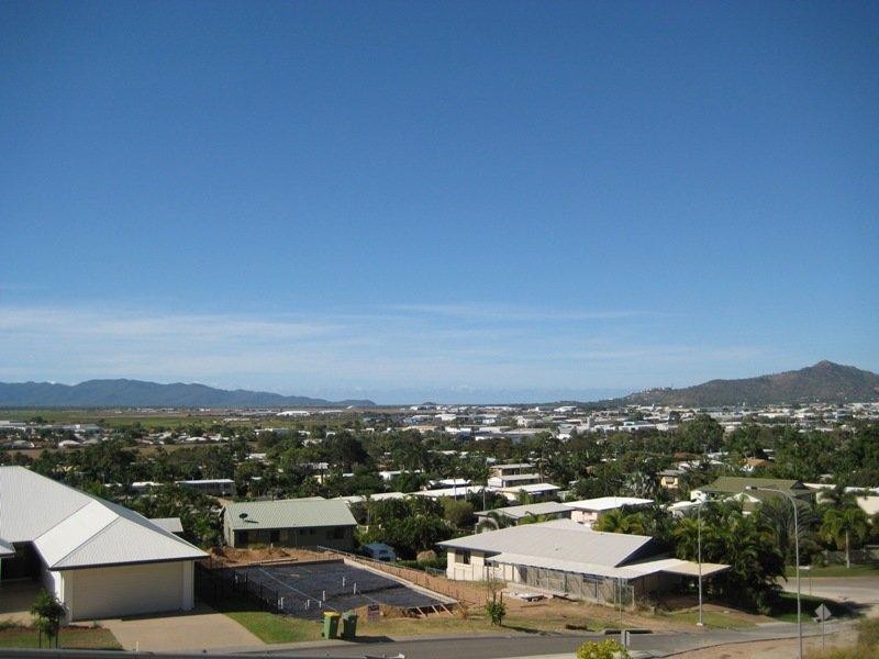 25 Kallanda Street, Mount Louisa QLD 4814