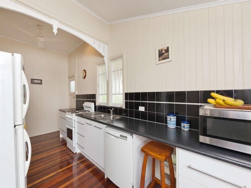 32 Twelfth Avenue, Railway Estate QLD 4810