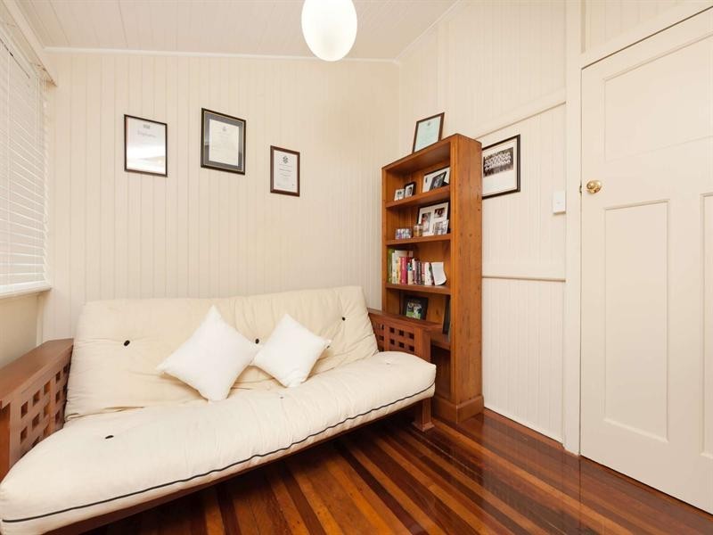 32 Twelfth Avenue, Railway Estate QLD 4810