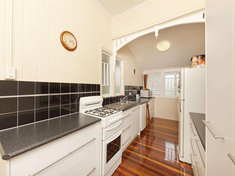 32 Twelfth Avenue, Railway Estate QLD 4810