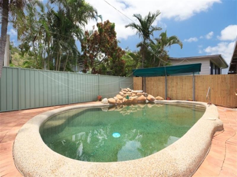 8 Dunk Street, Wulguru QLD 4811