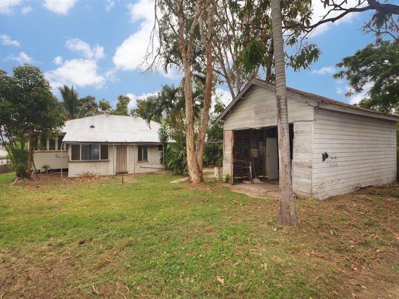 8 Eighth Avenue, South Townsville QLD 4810