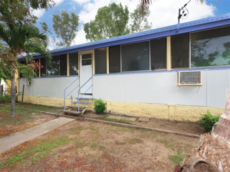 8 Eighth Avenue, South Townsville QLD 4810