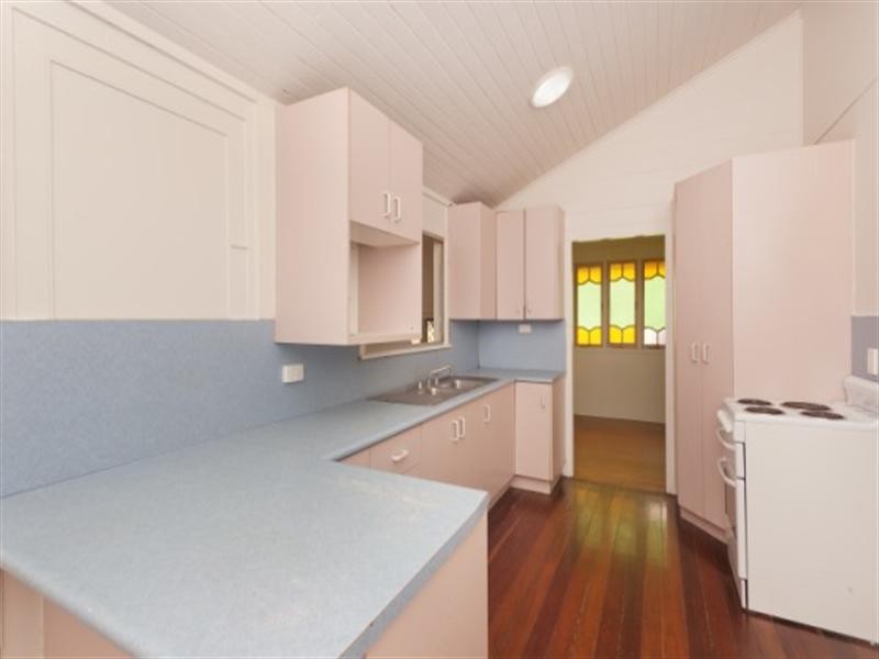 8 Eighth Avenue, South Townsville QLD 4810