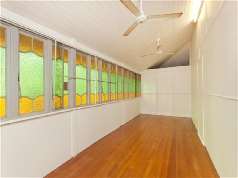 8 Eighth Avenue, South Townsville QLD 4810