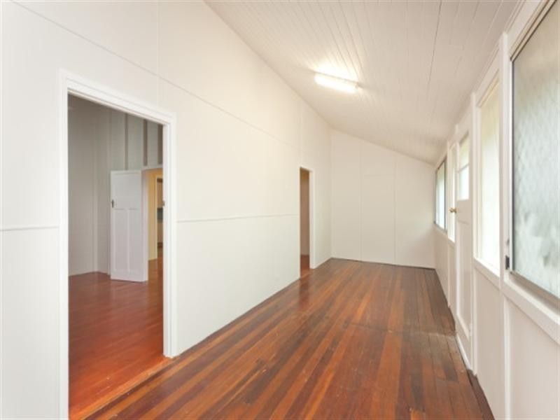 8 Eighth Avenue, South Townsville QLD 4810