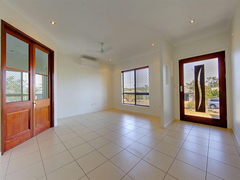 14 Minstrel Court, Bushland Beach QLD 4818