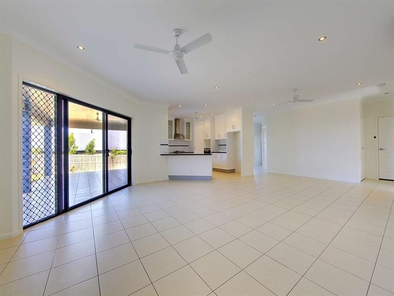 14 Minstrel Court, Bushland Beach QLD 4818