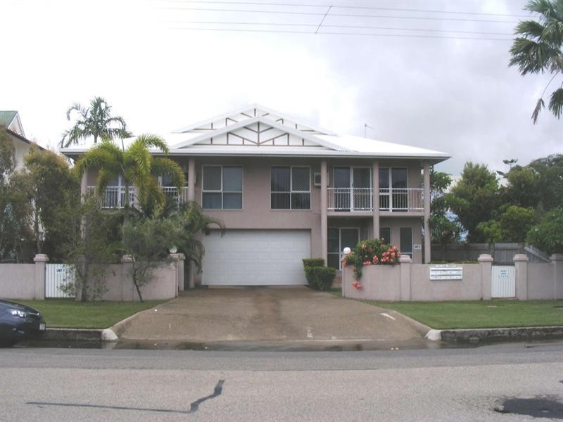 2/130 Eyre Street, North Ward QLD 4810